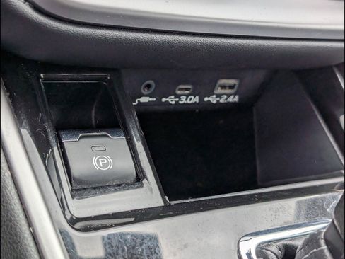 Used 2023 Subaru Outback Limited AWD/4WD image 16