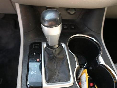 Used 2015 Toyota Highlander Limited image 16