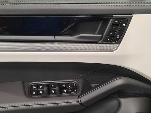 New 2026 Porsche Cayenne Coupe image 14