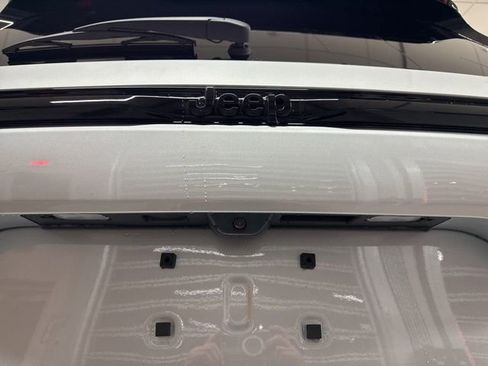 New 2025 Jeep Grand Cherokee Limited AWD/4WD image 18
