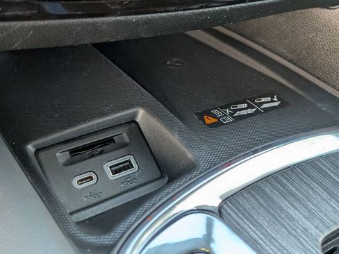 Used 2024 Buick Enclave Avenir image 32