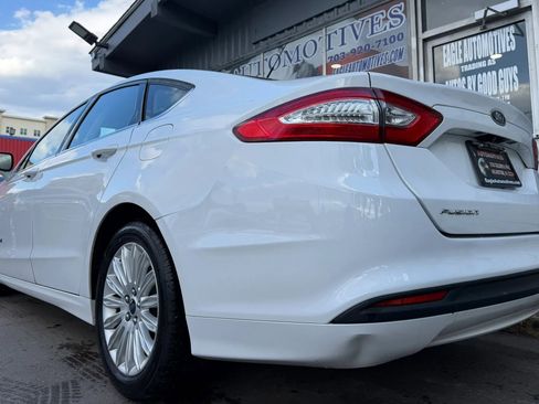 Used 2016 Ford Fusion SE FWD image 5