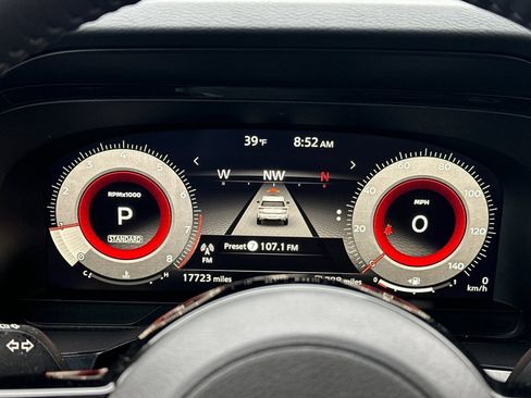 Used 2023 Nissan Pathfinder Platinum w/ Black Appearance Package image 25