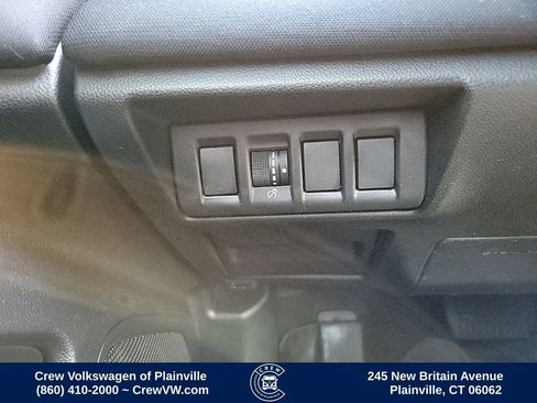 Used 2023 Subaru Outback Premium image 13