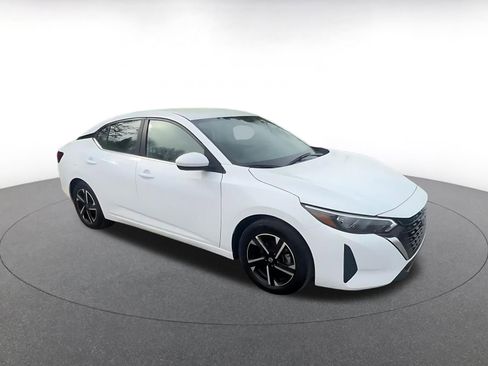 Used 2024 Nissan Sentra SV image 2