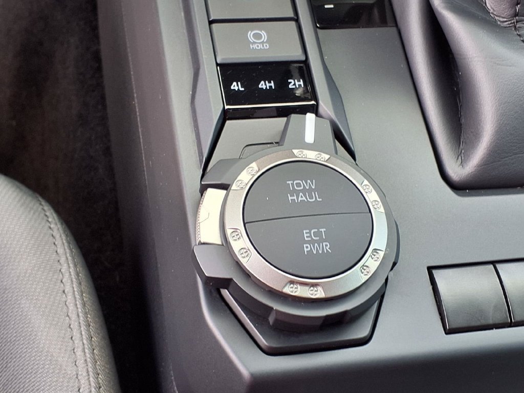 Used 2024 Toyota Tacoma SR5 AWD/4WD image 28