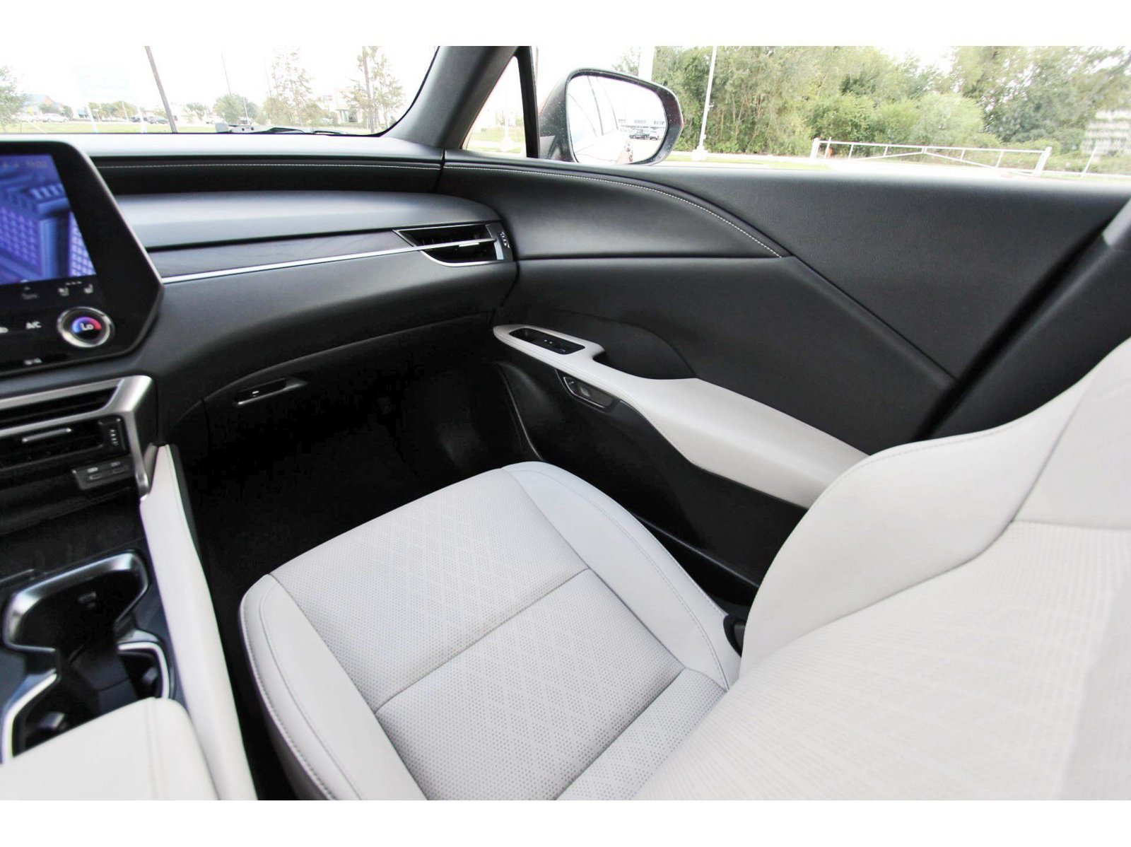 Used 2023 Lexus RX 350 Premium Plus w/ Accessory Package (Z1) FWD image 11