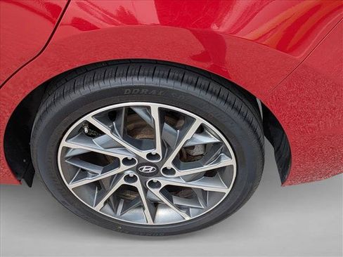 Used 2020 Hyundai Elantra Limited FWD image 24