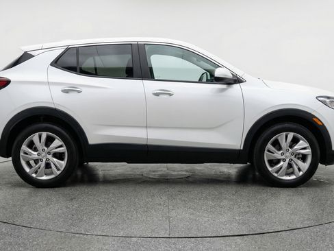 Used 2025 Buick Encore GX Preferred AWD/4WD image 11