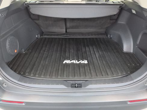 Used 2021 Toyota RAV4 XLE Premium AWD/4WD image 23