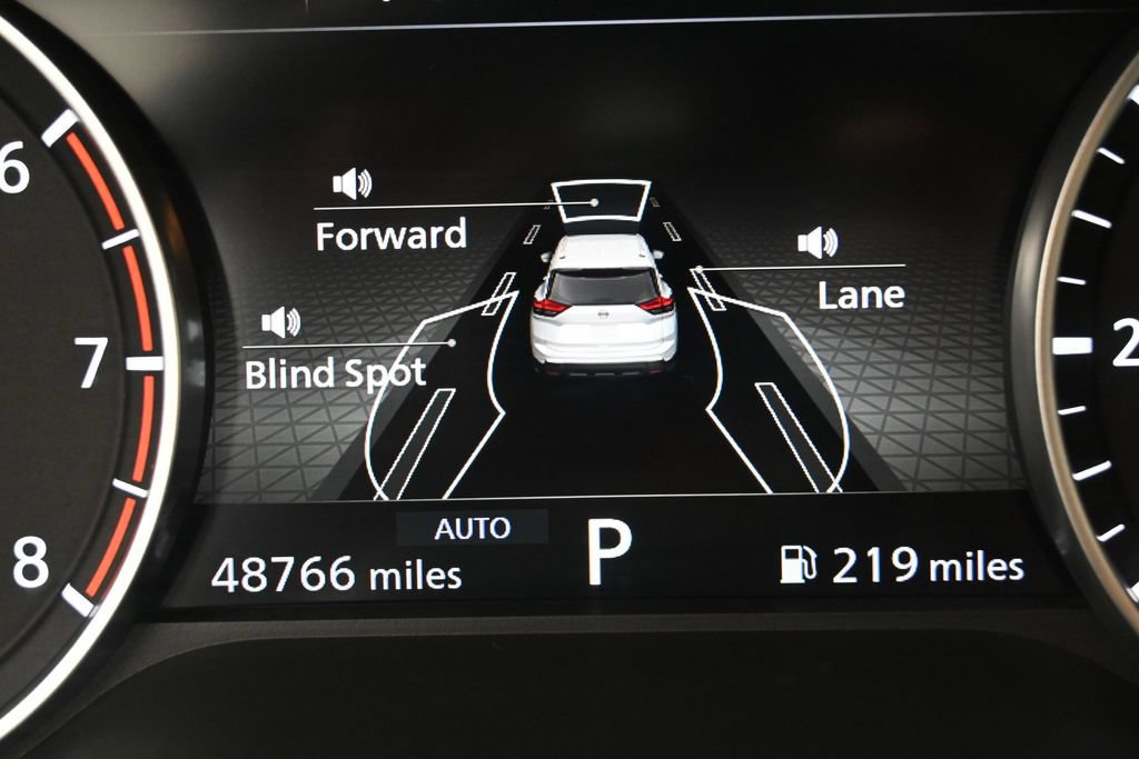 Used 2025 Nissan Rogue SV AWD/4WD image 13