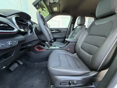 Used 2023 Chevrolet TrailBlazer RS AWD/4WD image 16