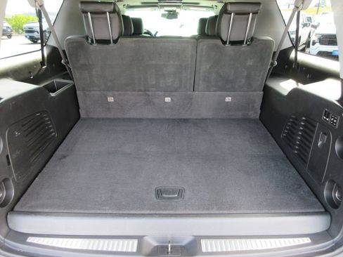 Certified 2017 Chevrolet Suburban Premier AWD/4WD image 12