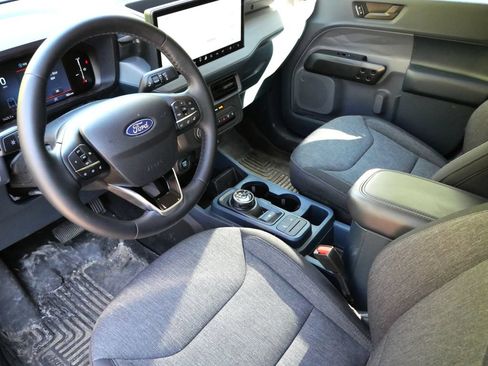 Used 2025 Ford Maverick XLT w/ XLT Luxury Package AWD/4WD image 13
