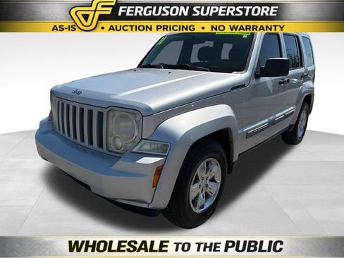 Used 2011 Jeep Liberty Sport RWD image 3