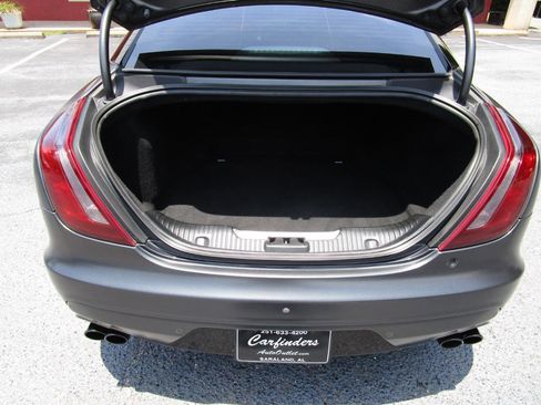 Used 2016 Jaguar XJ R RWD image 27
