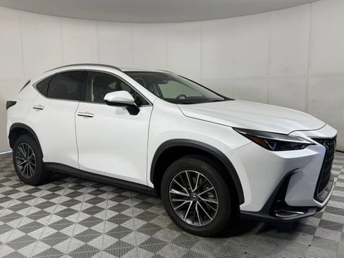 Used 2023 Lexus NX 250 FWD w/ Towing Package (2000 Lbs) image 10