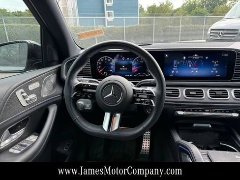 Used 2025 Mercedes-Benz GLS 450 4MATIC image 18