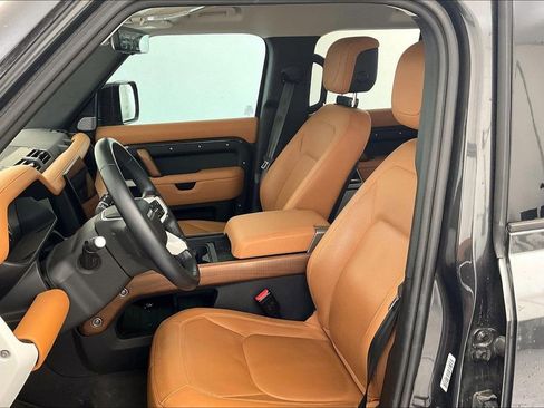 Used 2023 Land Rover Defender 130 First Edition image 30