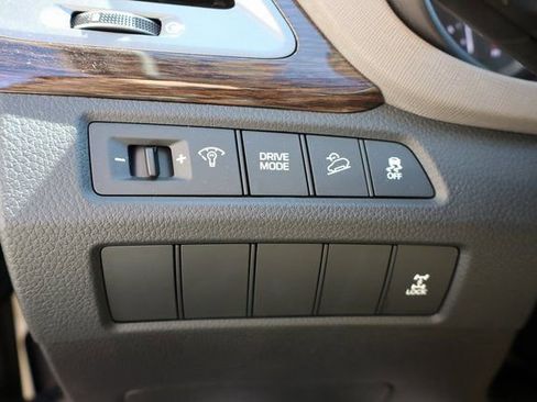 Used 2017 Hyundai Santa Fe Sport image 10