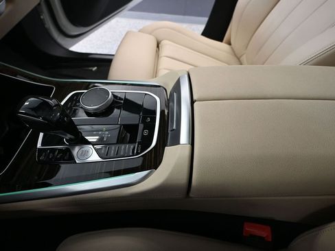 Used 2019 BMW X5 xDrive40i w/ Convenience Package AWD/4WD image 35
