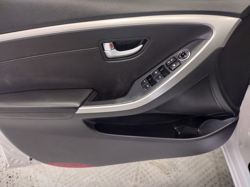 Used 2014 Hyundai Elantra GT w/ Option Group 03 FWD image 18