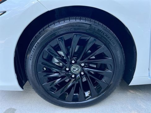 Certified 2024 Lexus ES 350 Ultra Luxury image 9