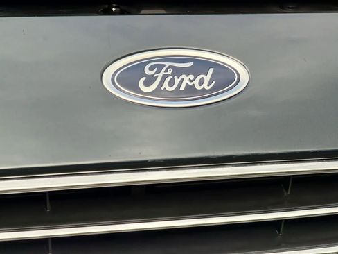 Used 2020 Ford Fusion SE FWD image 12