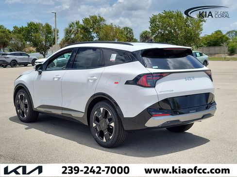 New 2026 Kia Sportage SX FWD image 4