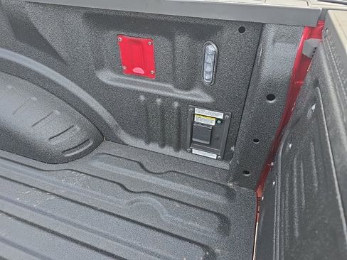 Used 2024 Ford F250 Platinum w/ FX4 Off-Road Package image 5