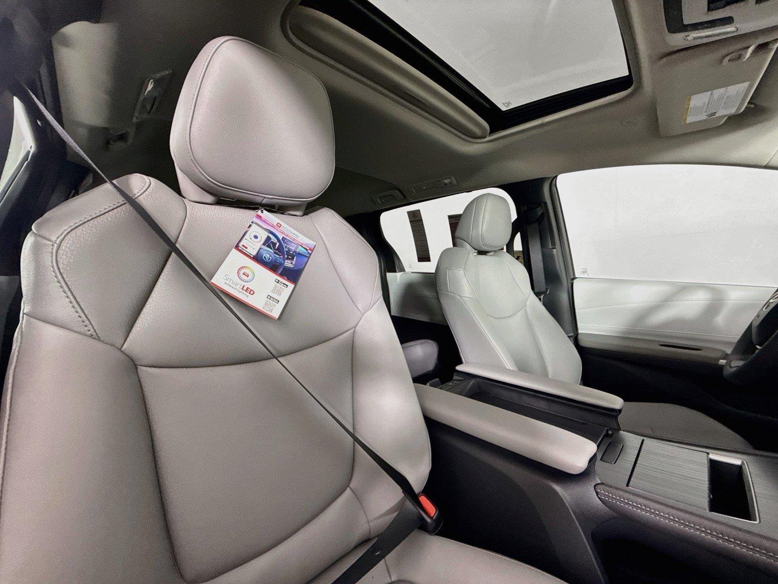 New 2026 Toyota Sienna XLE FWD image 40