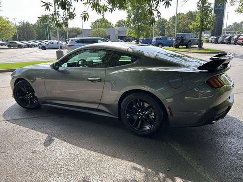 Used 2025 Ford Mustang GT RWD image 4