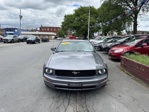 Used 2006 Ford Mustang Coupe RWD image 2