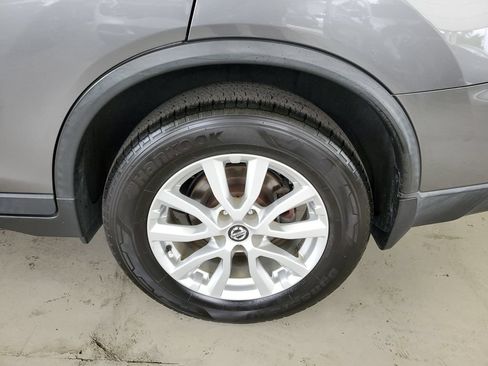 Used 2019 Nissan Rogue SV FWD image 11
