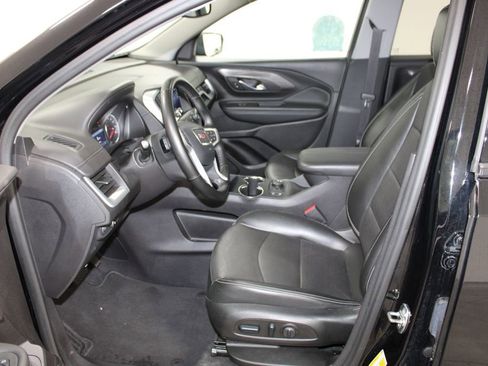 Used 2024 GMC Terrain SLT image 22