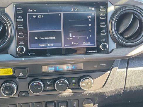 Used 2022 Toyota Tacoma TRD Off-Road image 25