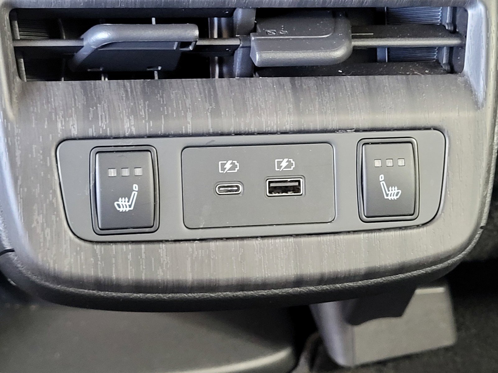 Certified 2024 Nissan Ariya FWD image 8