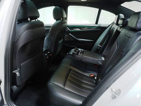 Used 2017 BMW 530i xDrive image 12