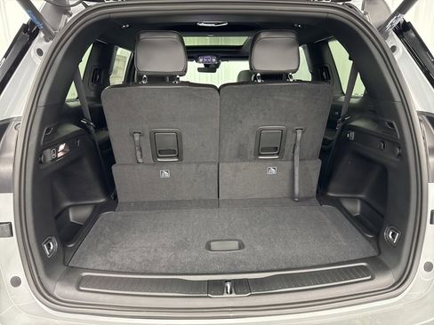 Used 2025 Jeep Grand Cherokee L Limited image 8