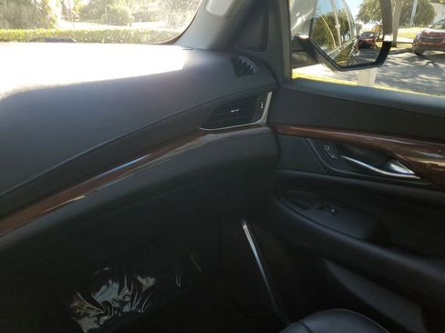 Used 2018 Cadillac Escalade Premium Luxury image 19