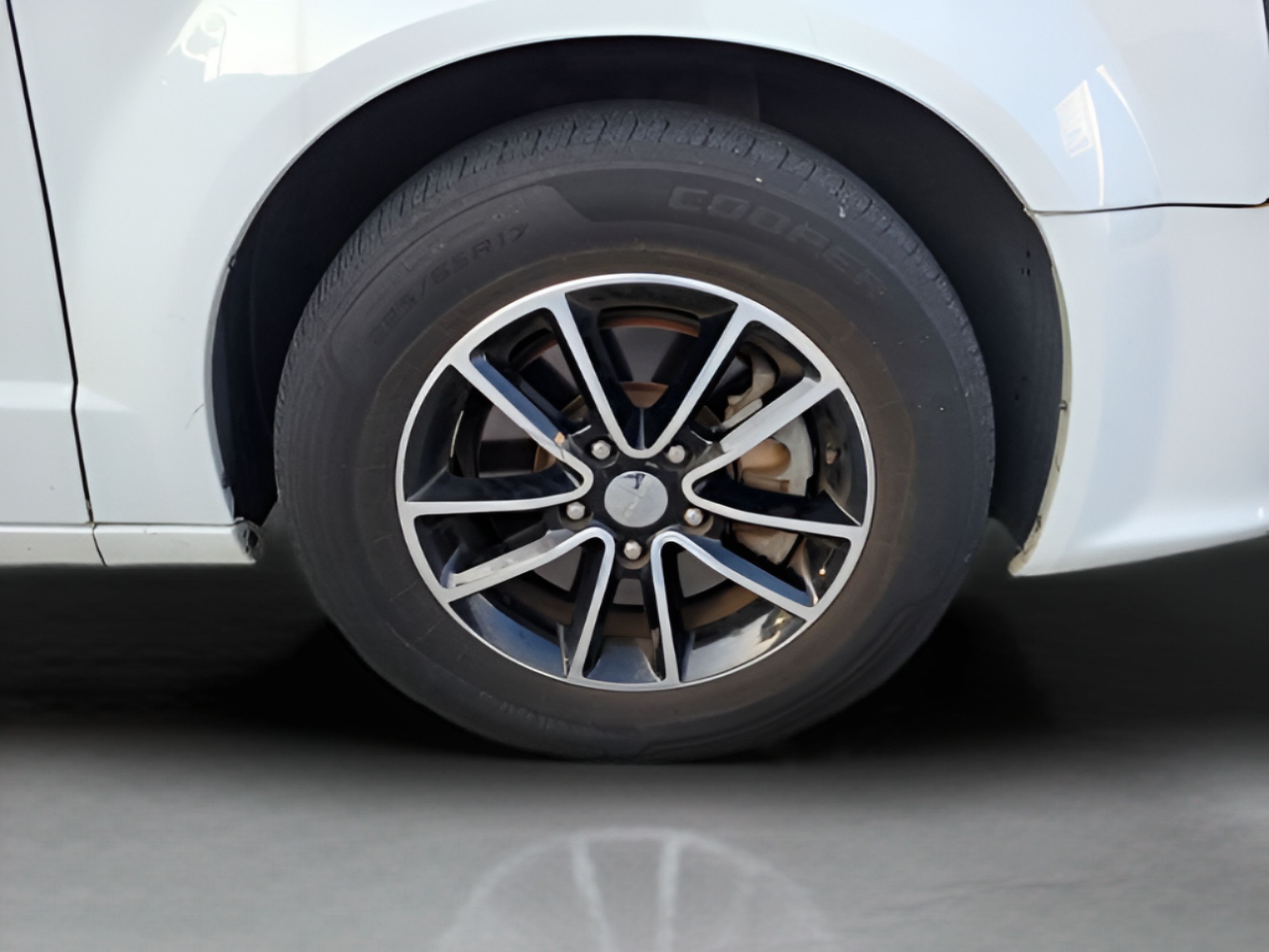 Used 2019 Dodge Grand Caravan GT FWD image 28