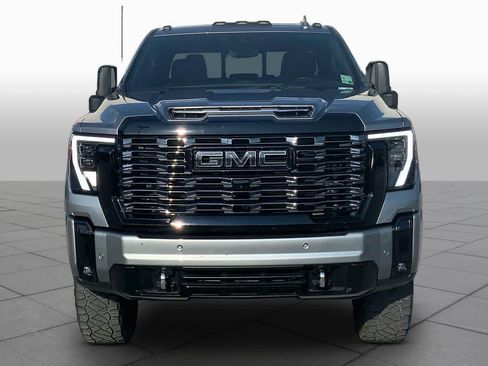 Used 2025 GMC Sierra 2500 Denali Ultimate AWD/4WD image 4