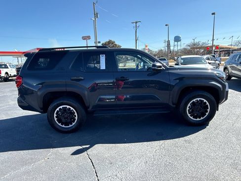 Used 2025 Toyota 4Runner TRD Off-Road AWD/4WD image 8