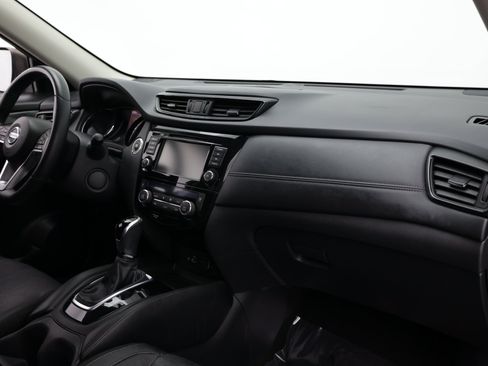Used 2018 Nissan Rogue SL FWD image 40