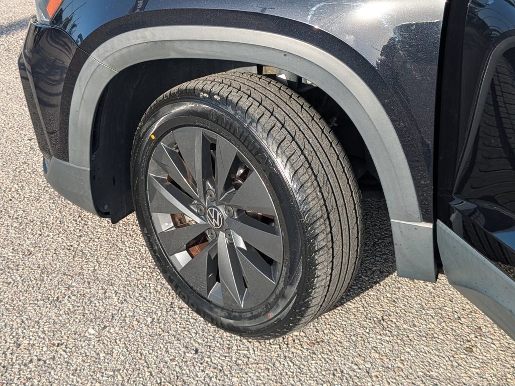 Certified 2022 Volkswagen Taos S FWD image 32