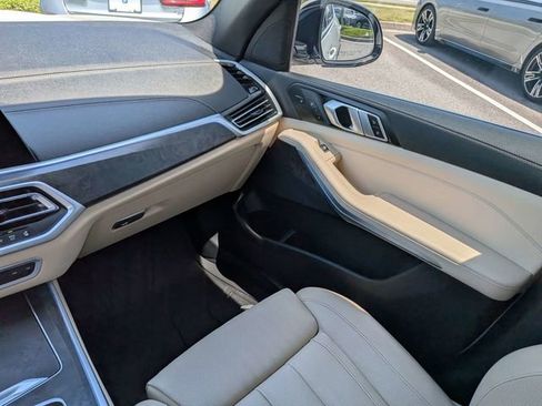 Used 2022 BMW X5 xDrive40i w/ Luxury Seating Package AWD/4WD image 19