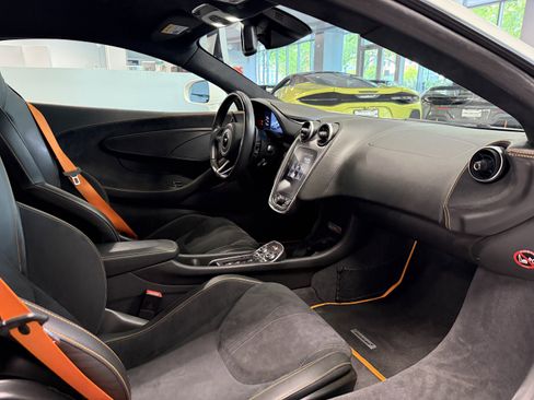 Used 2019 McLaren 570S Coupe RWD image 15