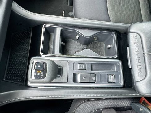 Certified 2024 Nissan Pathfinder SV FWD image 25