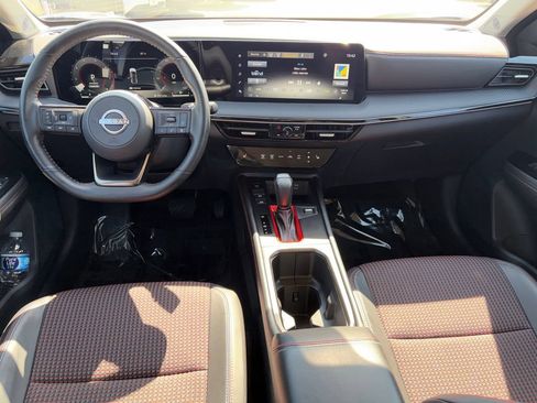 Used 2025 Nissan Kicks SR w/ SR Premium Package AWD/4WD image 21