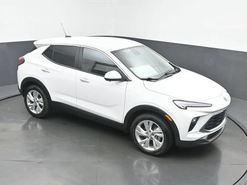 Used 2024 Buick Encore GX Preferred w/ Comfort Package FWD image 44